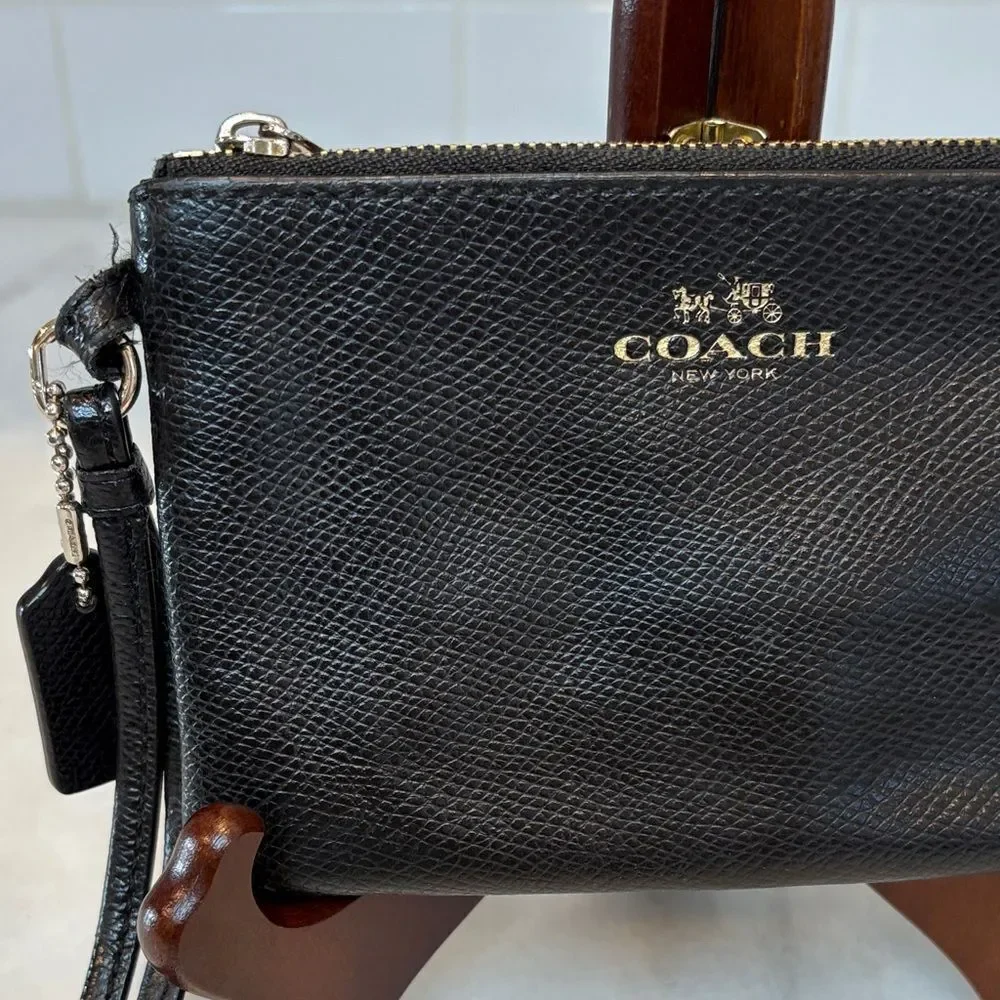 Coach Wristlet Bag Purse Leather Cross Grain Textured Black Pouch Clutch Wallet